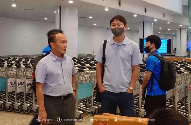HLV Kim Sang-sik nói gì trước khi chia tay đội tuyển Việt Nam, bao giờ hội quân trở lại?- Ảnh 1. HLV Kim Sang-sik nói gì trước khi chia tay đội tuyển Việt Nam, bao giờ hội quân trở lại?- Ảnh 1.
