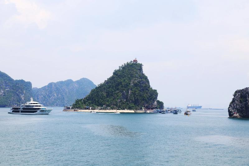 Du lịch Quảng Ninh phải phá thế lý kinh doanh một mùa  - Ảnh 1.