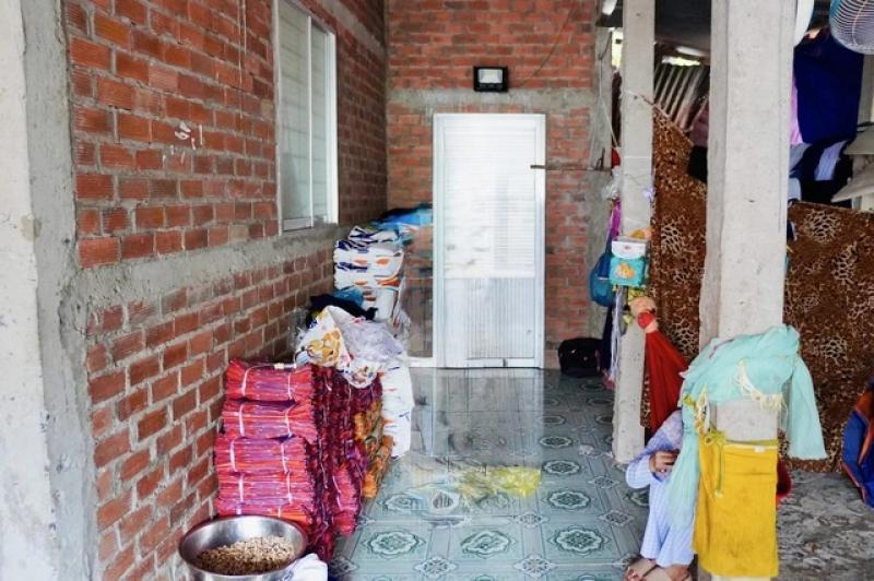 Bệnh viện Mắt TP.HCM tặng xe máy cho ông lão bán vé số 'nuôi 10 miệng ăn'- Ảnh 9.