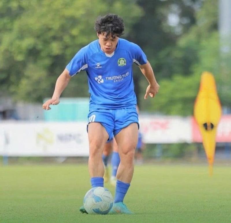 Lịch thi đấu CLB Bình Phước - Long An hôm nay: Chờ Công Phượng tỏa sáng và lấy vé play-off- Ảnh 1. Lịch thi đấu CLB Bình Phước - Long An hôm nay: Chờ Công Phượng tỏa sáng và lấy vé play-off- Ảnh 1.