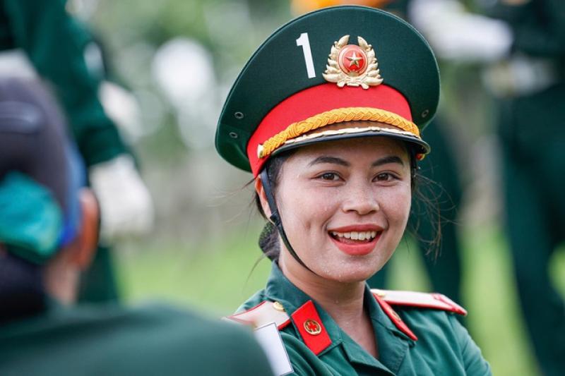 Hàng nghìn nữ chiến sĩ đổ mồ hôi trong buổi hợp luyện nhiệm vụ A80- Ảnh 16.