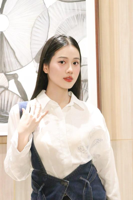 Nhan sắc người đẹp được ví 'bản sao' Đỗ Thị Hà tại Hoa hậu Việt Nam  - Ảnh 1.