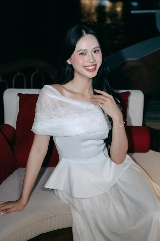 Nhan sắc người đẹp được ví 'bản sao' Đỗ Thị Hà tại Hoa hậu Việt Nam  - Ảnh 8.