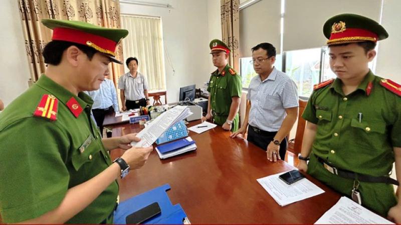 QuảngNam: Bắt giam 2 bị can vi phạm quy định bồi thường, hỗ trợ tái định cư- Ảnh 2.