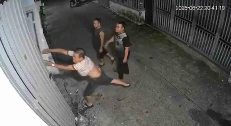 Nạn karaoke tra tấn hàng xóm: Khi nào mới chấm dứt tình trạng này? - Ảnh 1.