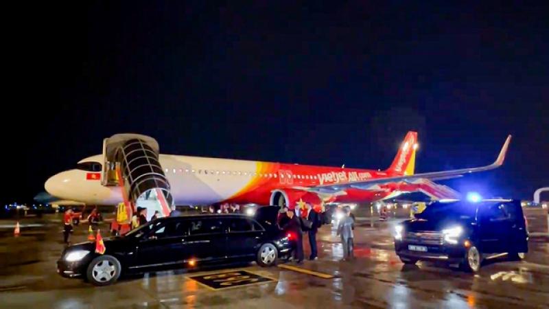 Tổng thống Litva đến Hà Nội trên chuyên cơ Vietjet- Ảnh 3.