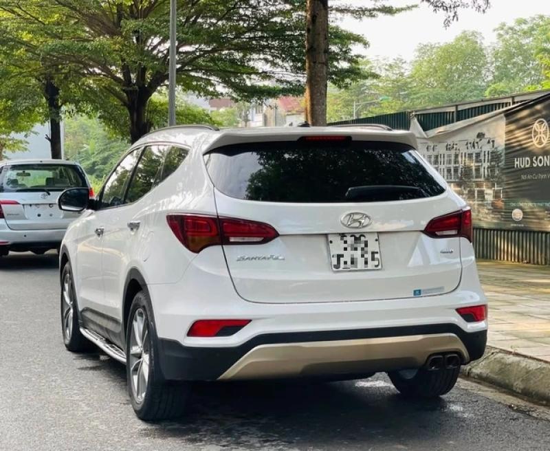 Đánh đổi gì khi mua Hyundai Santa Fe đời 2015 giá khoảng 600 triệu đồng? - Ảnh 2.