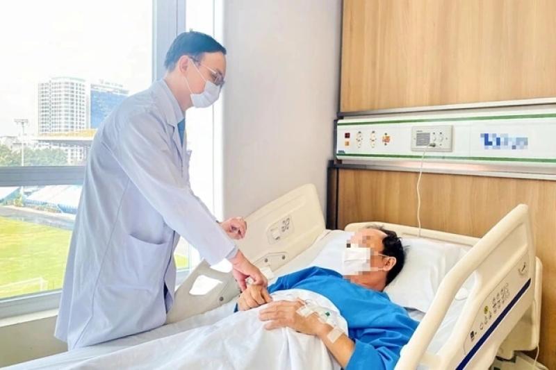  Bụng đau căng tức đi khám phát hiện suy thận nặng - Ảnh 1.