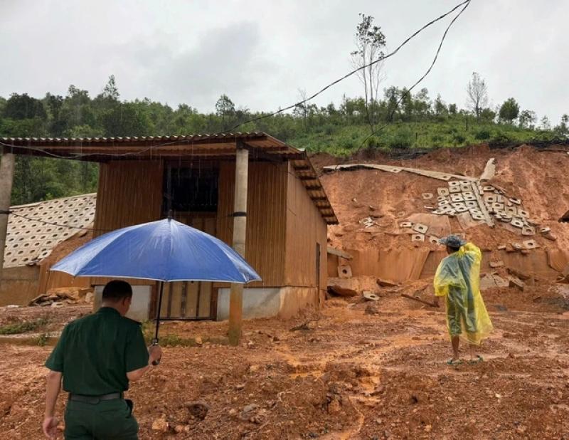 Quảng Trị: Miền núi xảy ra sạt lở đất, hàng ngàn hộ dân bị ngập sâu - Ảnh 2.