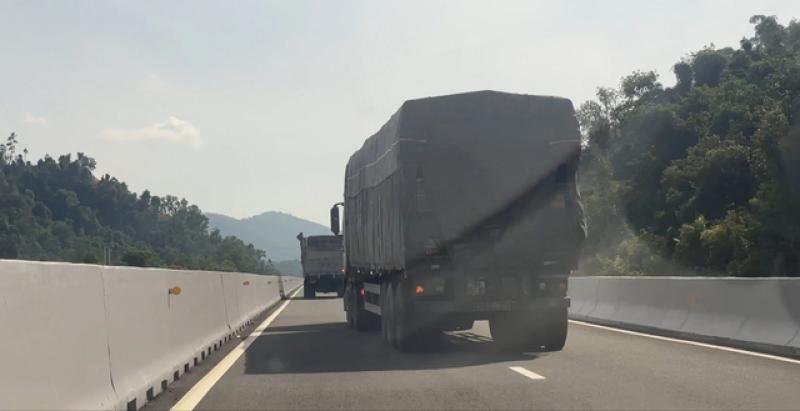 Hành vi vượt xe 'vô tội vạ' bị phạt nặng ra sao? - Ảnh 3.