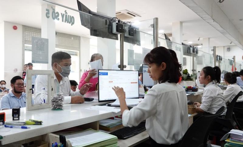 Chủ tịch TP.HCM: Chuẩn bị nhân sự, phần mềm vận hành thử nghiệm phường mới - Ảnh 2.
