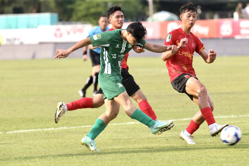 CLB Bình Phước của Công Phượng được treo thưởng khủng 10 tỉ đồng trận play-off: Khát vọng V-League!- Ảnh 2.
