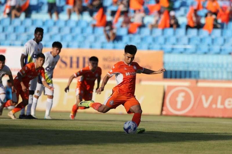'Cố nhân' Huỳnh Quốc Anh sẽ giúp Bình Phước đẩy CLB Đà Nẵng xuống hạng?- Ảnh 3.
