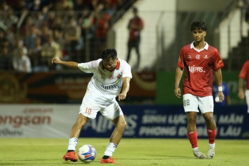 Michael Owen, Lê Huỳnh Đức cùng tỏa sáng trong ngày huyền thoại M.U giành chiến thắng ở Đà Nẵng- Ảnh 7.
