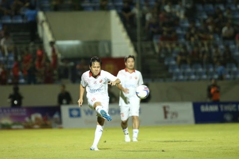 Michael Owen, Lê Huỳnh Đức cùng tỏa sáng trong ngày huyền thoại M.U giành chiến thắng ở Đà Nẵng- Ảnh 9.