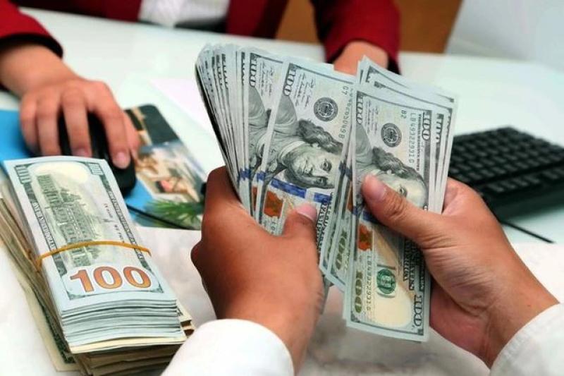 Giá USD hôm nay 15.6.2025: Đô tự do lao dốc, ngược chiều ngân hàng- Ảnh 1.