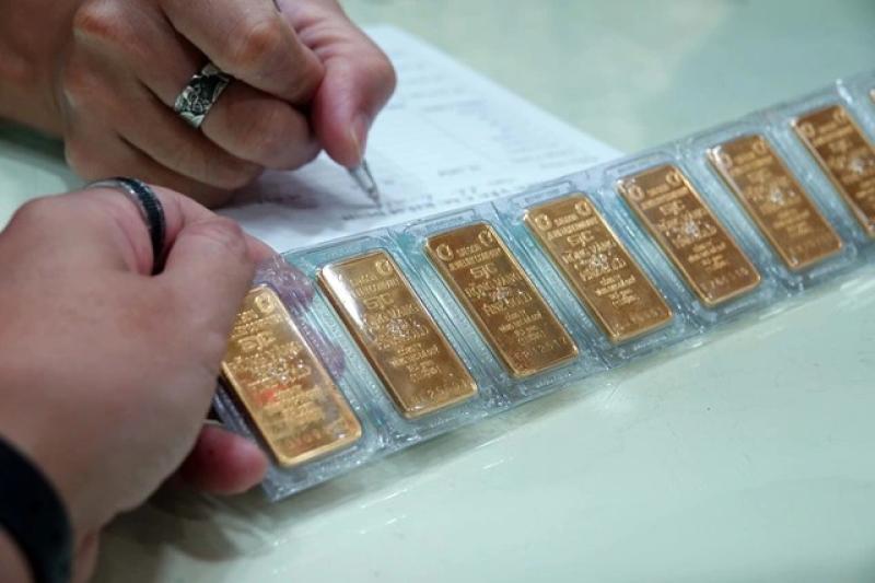 Giá vàng bị thổi bay 1 triệu đồng/lượng khi lực bán tăng- Ảnh 1.