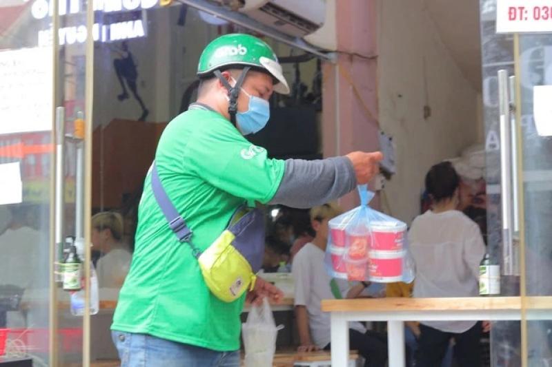 Khách đặt 75 ly chè, shipper kêu khó: Dân mạng tranh cãi nên chia đơn hay không- Ảnh 2. Khách đặt 75 ly chè, shipper kêu khó: Dân mạng tranh cãi nên chia đơn hay không- Ảnh 2.