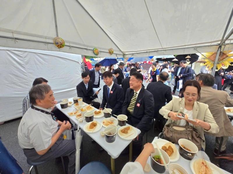 Hàng trăm ngàn khách trải nghiệm Lễ hội Văn hóa Ẩm thực Saigontourist Group tại Osaka- Ảnh 1.
