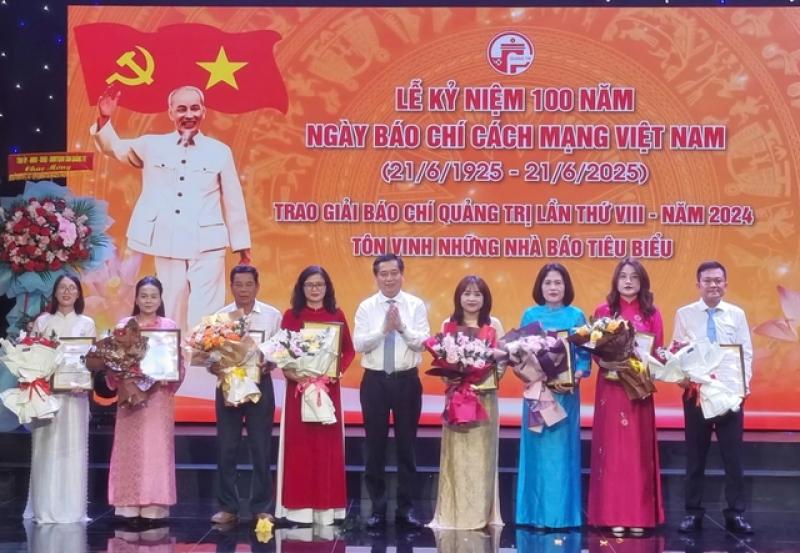 Phóng viên Báo Thanh Niên đoạt giải A giải báo chí tỉnh Quảng Trị- Ảnh 1. Phóng viên Báo Thanh Niên đoạt giải A giải báo chí tỉnh Quảng Trị- Ảnh 1.