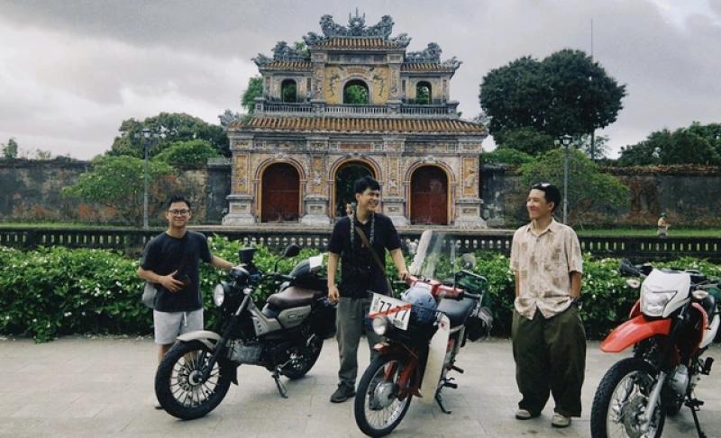 Chàng trai phượt xuyên Việt trên chiếc xe máy 30 năm tuổi của ba- Ảnh 4.