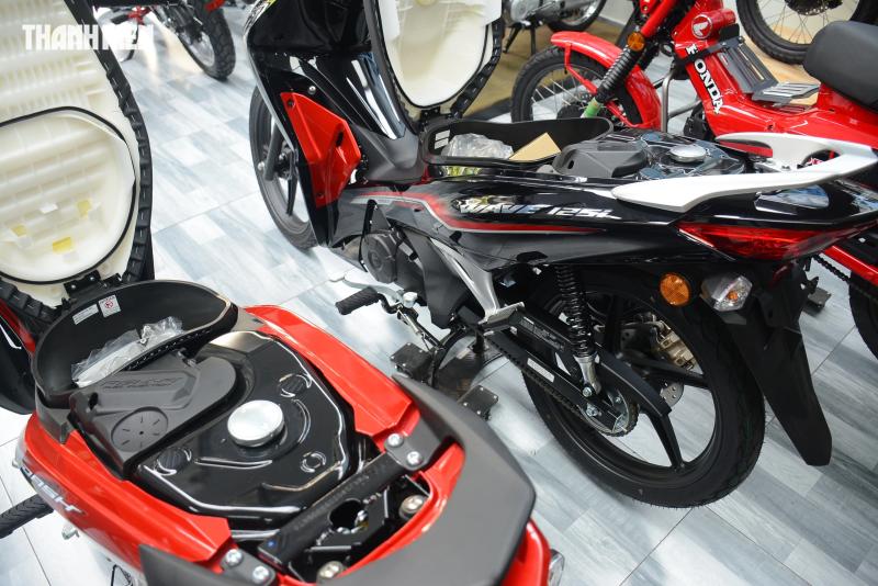 Xe máy Honda 'Made in Malaysia' về Việt Nam: Chọn Honda Wave 125i hay Honda Dash 125? - Ảnh 5.