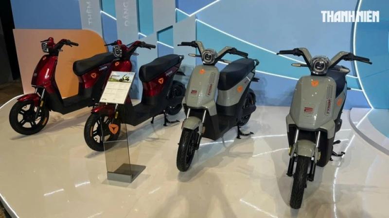 Sôi động thị trường xe máy điện giá rẻ dành cho học sinh, sinh viên - Ảnh 2.