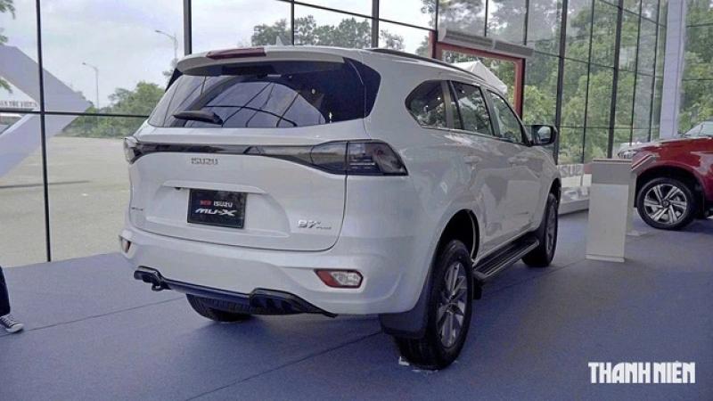 Isuzu mu-X 2025 giá từ 928 triệu đồng, đổi thiết kế quyết ‘đấu’ Ford Everest - Ảnh 2.