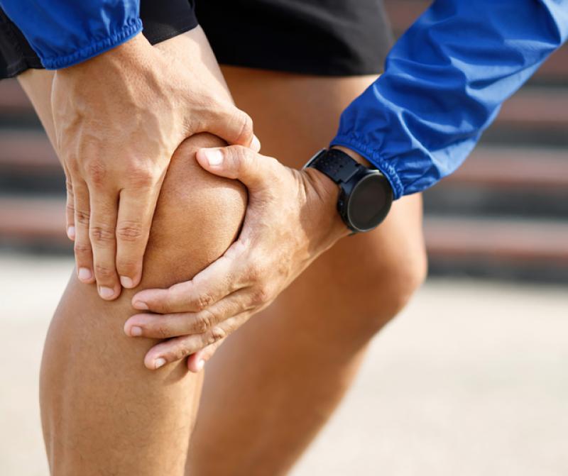 Thoái hóa khớp gối không còn là bệnh của người già - Ảnh 1.