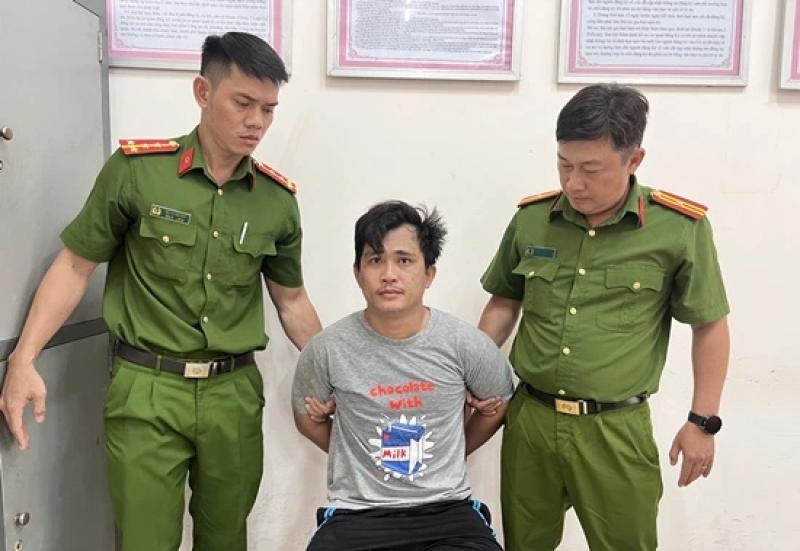Cà Mau: Khởi tố vụ án giết người vụ cán bộ  ANTT bị đâm thủng ngực - Ảnh 1.