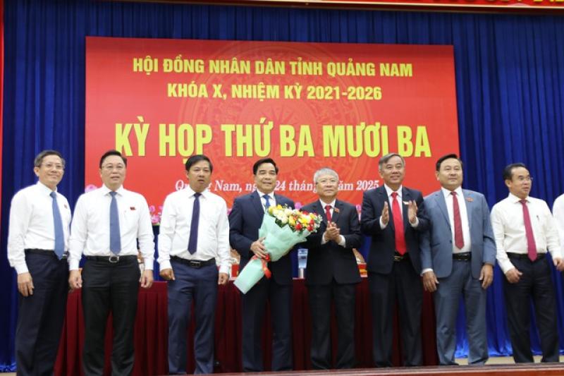 Chủ tịch UBND Quảng Nam Lê Văn Dũng nghỉ hưu trước 3 năm 6 tháng- Ảnh 1.