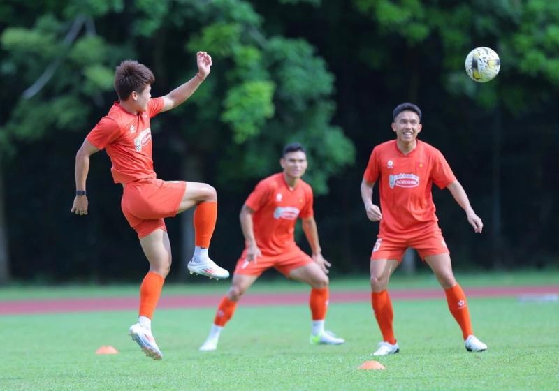 Việt Nam đấu Malaysia: Cao Pendant Quang Vinh, Hai Long và Minh Khoa đá chính, Quang Hải bất ngờ dự bị- Ảnh 5.