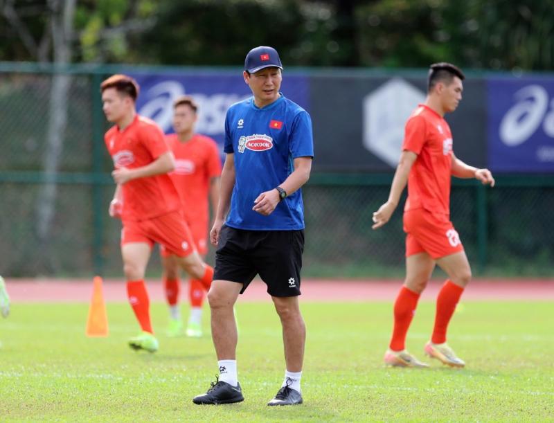 Chìa khóa chiến thắng Malaysia của thầy Kim Sang-sik, chờ đội tuyển Việt Nam báo tin vui- Ảnh 3.