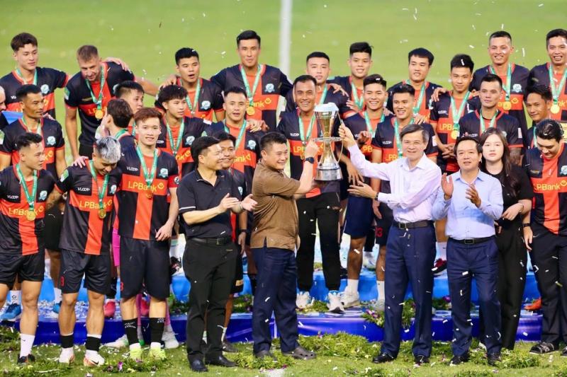 Hoàng Đức, Văn Lâm và Ninh Bình rước cúp vô địch: V-League có thêm đối thủ cực chất- Ảnh 3.