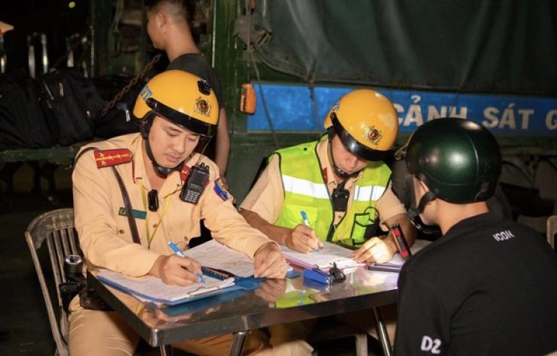 Không có tiền đóng phạt nguội, xin giảm được không? - Ảnh 1.