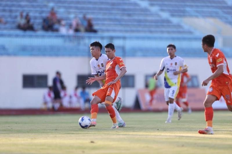 Người cũ ở U.19 Việt Nam có thể cản 'mộng' V-League của Công Phượng và Bình Phước- Ảnh 2. Người cũ ở U.19 Việt Nam có thể cản 'mộng' V-League của Công Phượng và Bình Phước- Ảnh 2.