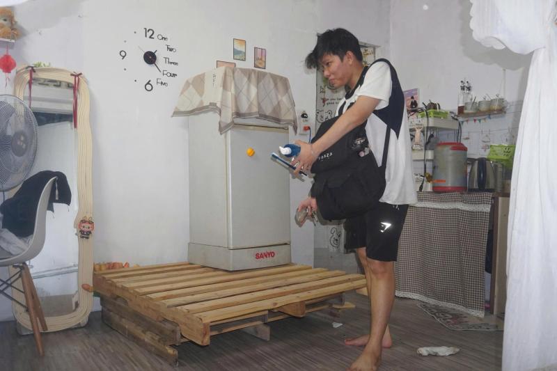 Đà Nẵng: Người dân 'rốn lũ' Mẹ Suốt trắng đêm dọn lụt, sơ tán giữa mùa hè- Ảnh 8.