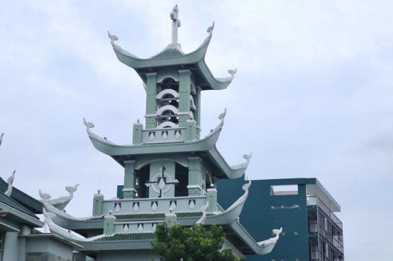 Độc đáo nhà thờ Ba Chuông có kiến trúc giống đình làng ở TP.HCM- Ảnh 3.