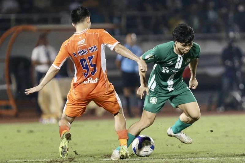 CLB Bình Phước chưa thể thăng hạng, đâu phải vì Công Phượng hỏng phạt đền…- Ảnh 2.