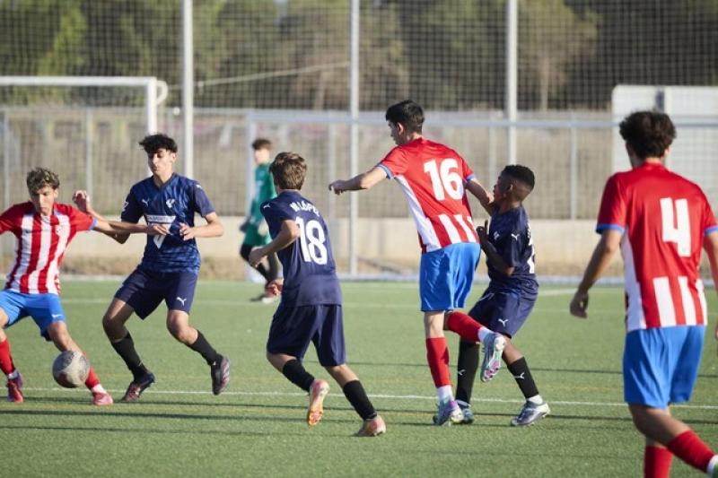 Tài năng Việt ra sân tại Tây Ban Nha: Thích thú khi đấu đội trẻ Atletico Madrid- Ảnh 2.