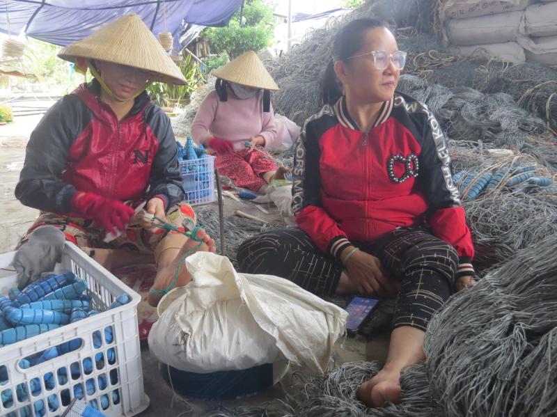 Tình người miền biển: Chuyện tình yêu thương giữa sóng gió và cuộc sống vươn lên - Ảnh 1.
