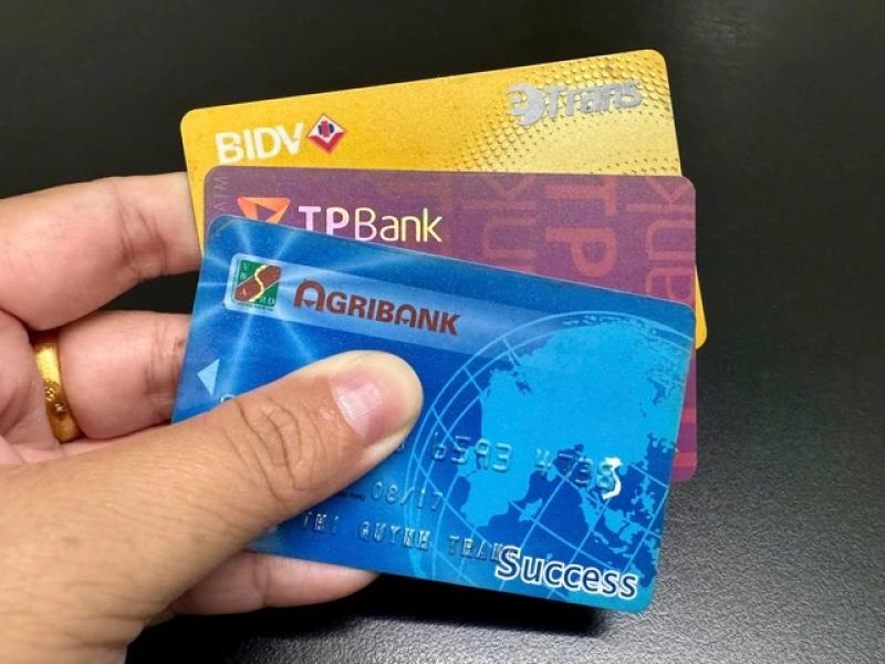 Cần chuyển đổi thẻ ATM từ sang thẻ chip, trước 1.7?- Ảnh 1.