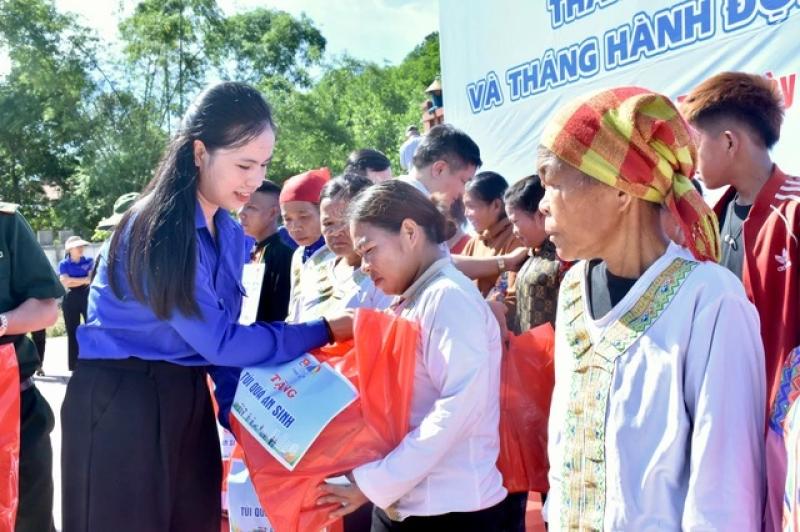 Mùa hè tình nguyện của tuổi trẻ Hà Tĩnh với những công trình ý nghĩa cho cộng đồng - Ảnh 1.