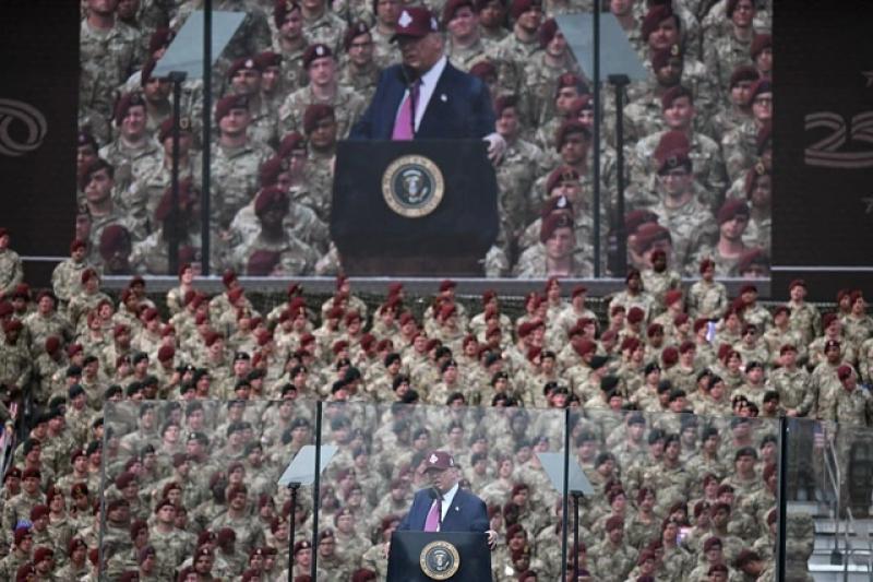 Ông Trump tuyên bố sẽ 'giải phóng' Los Angeles - Ảnh 1.