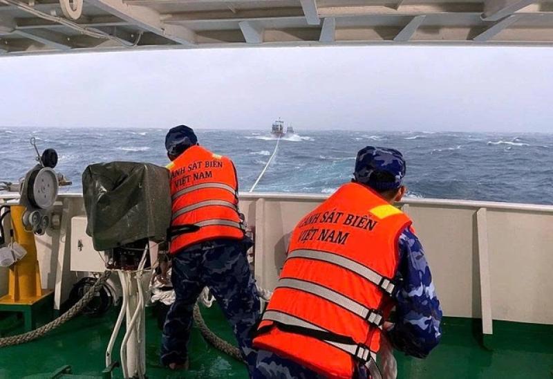 3 tàu cá cùng nhiều ngư dân Quảng Nam gặp nạn trên biển giữa bão số 1- Ảnh 2.