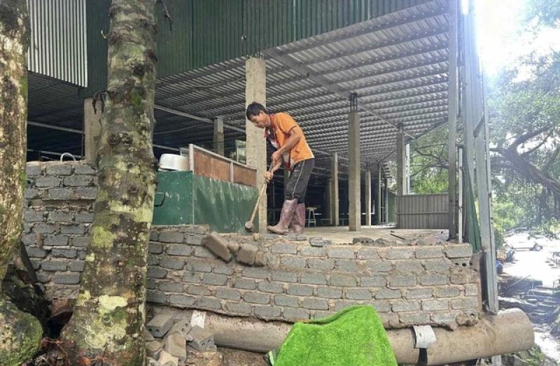 Buộc tháo dỡ công trình xây dựng trên đất rừng phòng hộ cạnh đèo Bảo Lộc- Ảnh 1.