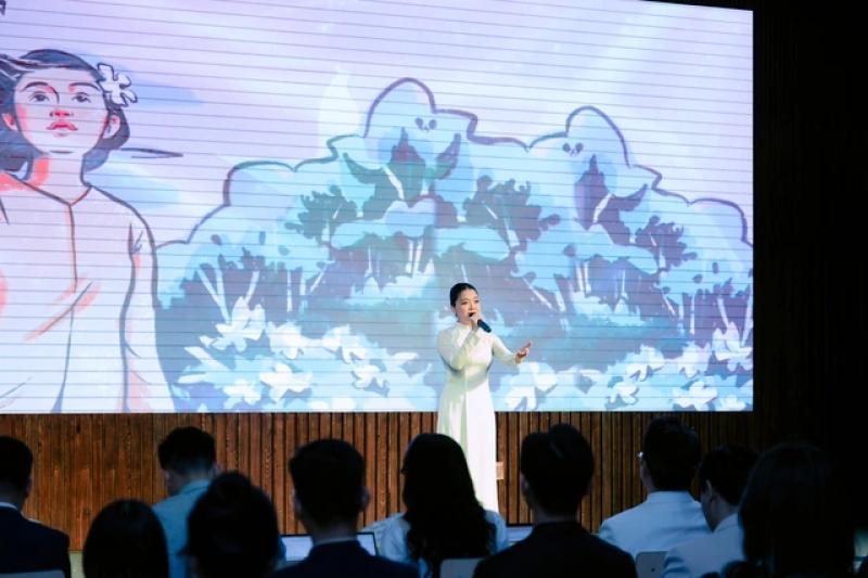 Thanh Ngọc, Duyên Quỳnh diện áo dài, khoe giọng cao vút trên sân khấu sinh viên- Ảnh 2.
