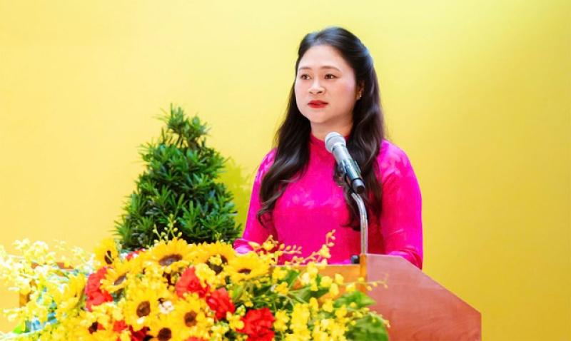 Cán bộ làm việc với tinh thần làm ngày làm đêm phục vụ người dân- Ảnh 1.