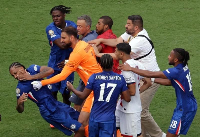 HLV Enrique tự nhận ‘thật ngu ngốc’, sẽ bị FIFA phạt nặng vì tát cầu thủ Chelsea- Ảnh 2.