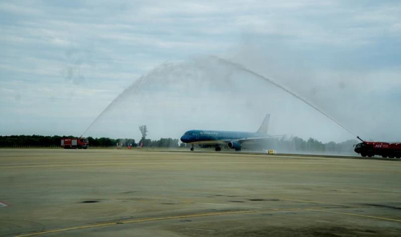 Khoảnh khắc Vietnam Airlines đón hành khách thứ 350 triệu- Ảnh 1.